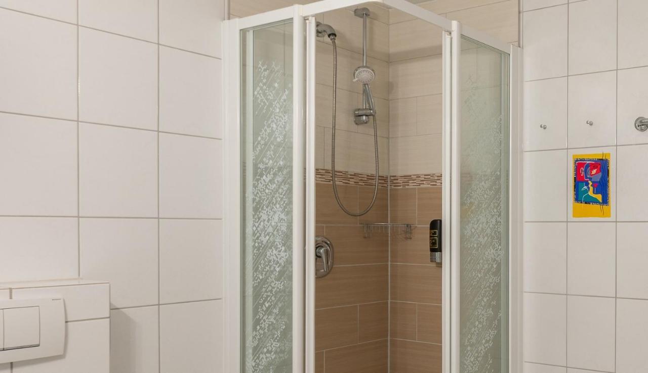 Hotel Am Wariner See מראה חיצוני תמונה